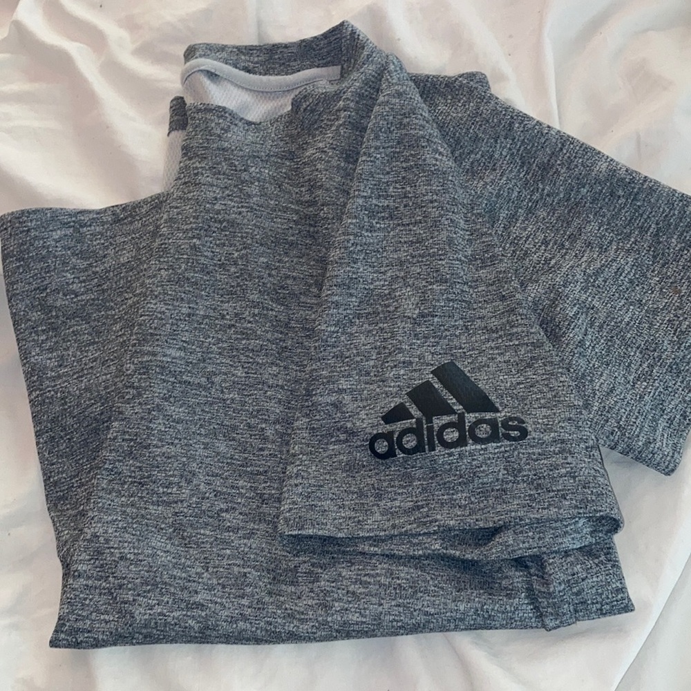 Adidas tee